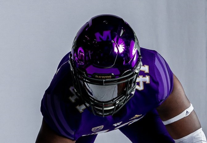 The Anatomy of a Flip: New Washington 4-Star DL Commit James, "There is nowhere else I want to be"
