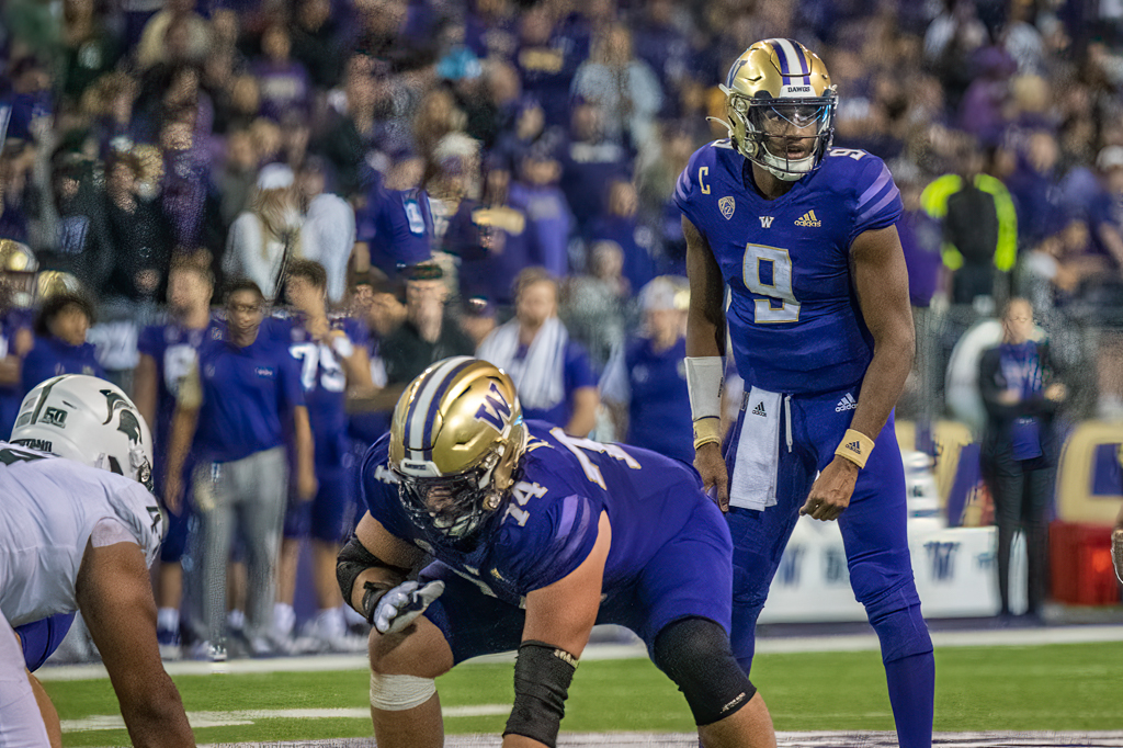 Dawgs Dozen: 12 Things to Know for the Washington-Arizona Game