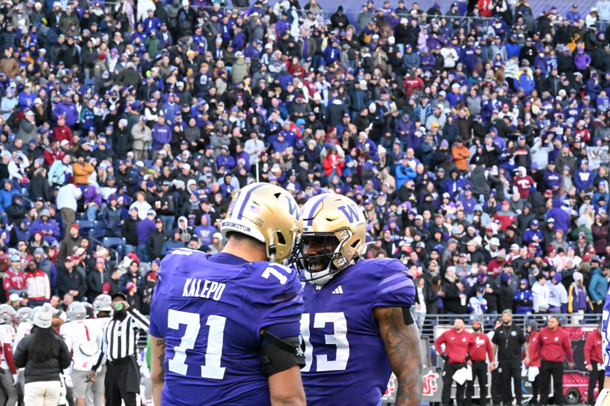 Grading the Game: Washington's Offense Does Just Enough For All the Apples  – Realdawg.com